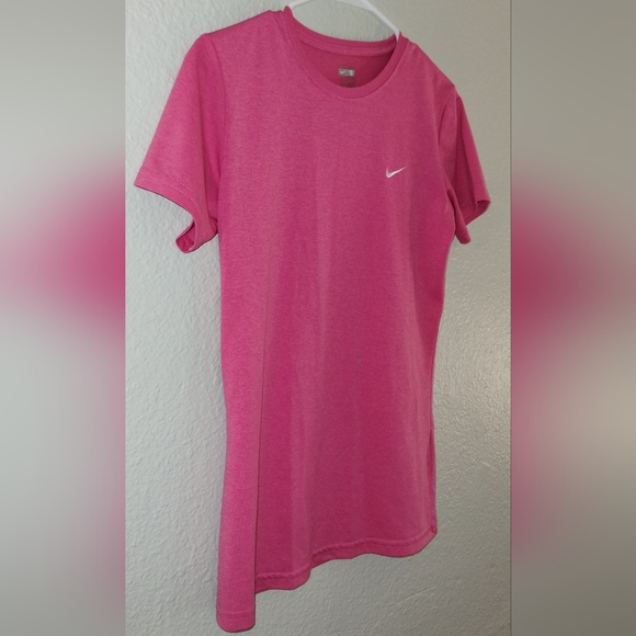 PINK NIKE FIT-DRY TEE ~ SIZE SMALL ~ NEVER WORN, LIKE NEW - Picture 3 of 7